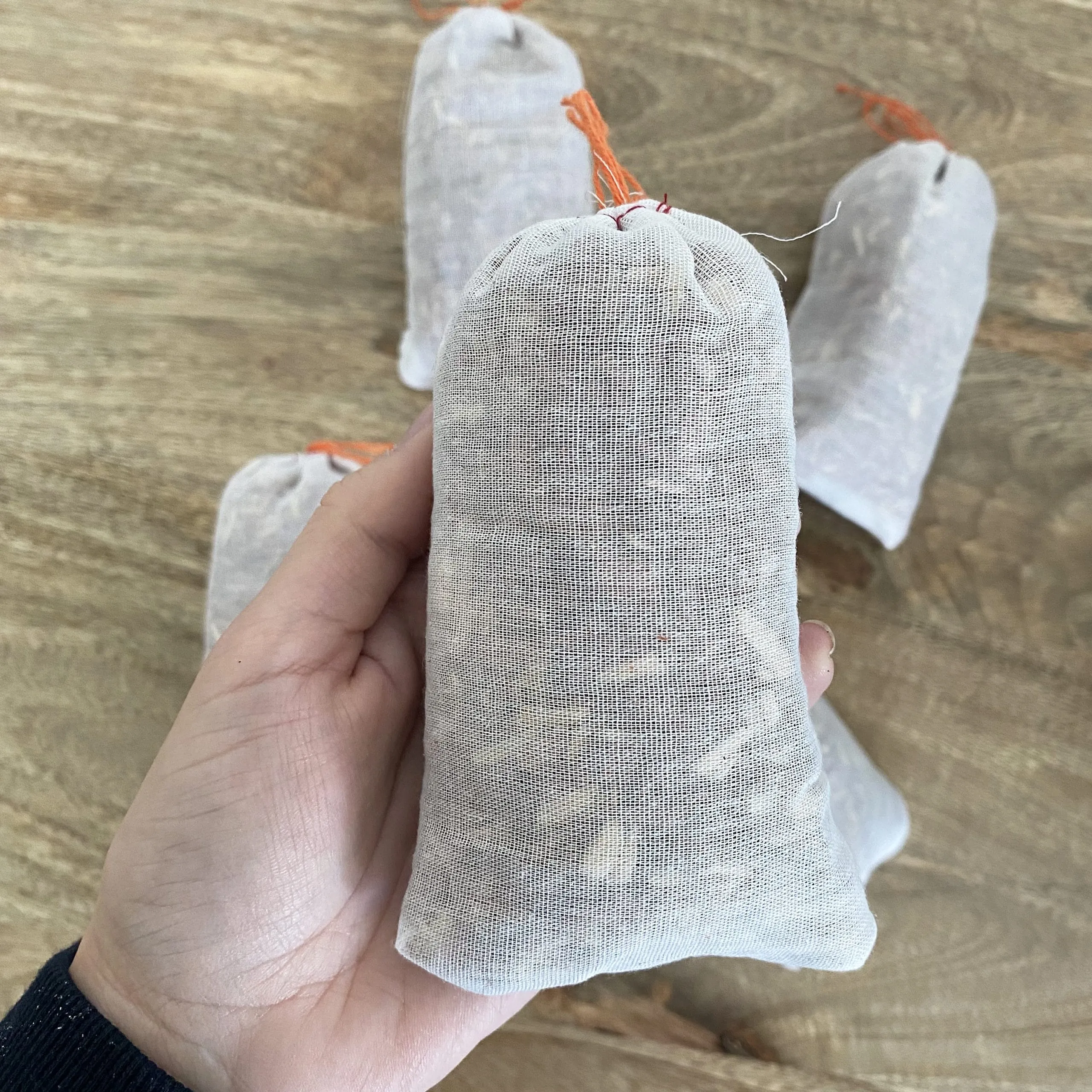 Lot de 5 sachets de cèdre rouge 